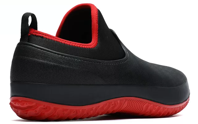 Comfortable men's waterproof slip-on work shoes, featuring a non-slip sole for reliable protection.