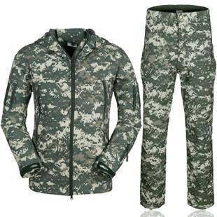 Men's outdoor hunting gear: olive tactical jacket & pants set with multiple pockets