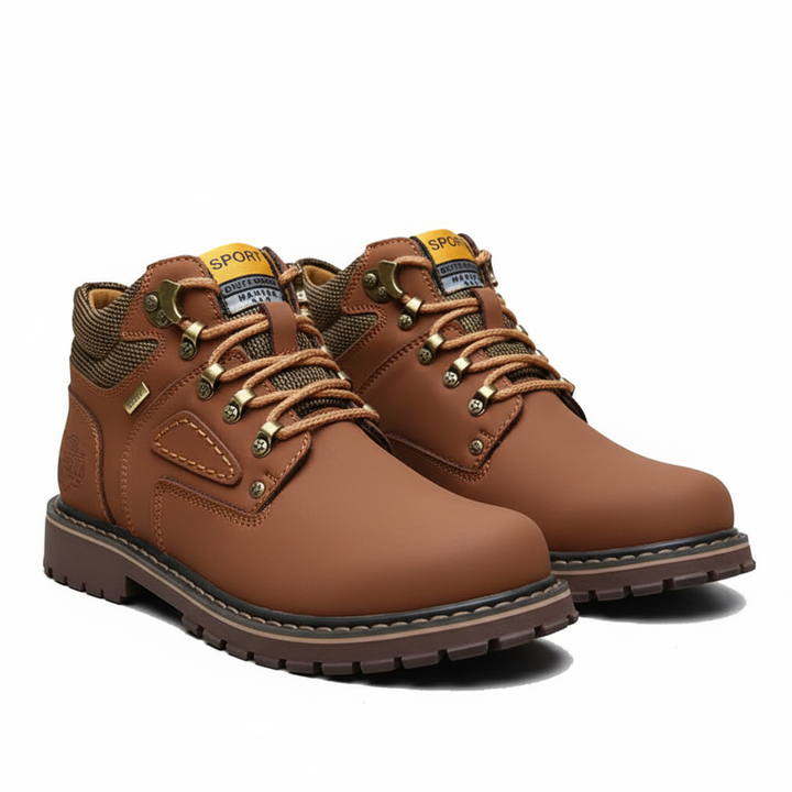 Casual men's waterproof winter footwear, retro design, ensuring warmth & comfort outdoors.