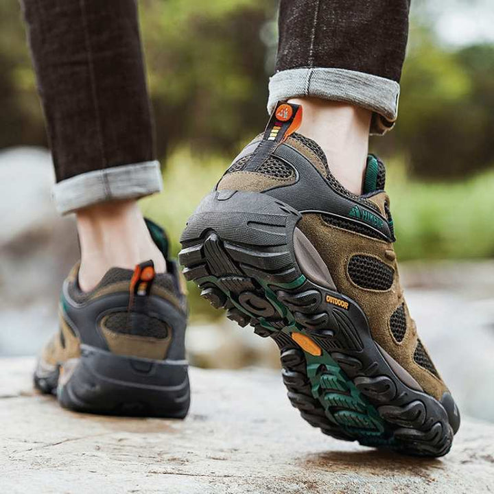 Weatherproof men's hiking shoes, comfortable and durable, ideal for all outdoor terrains