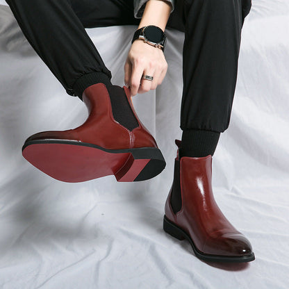 Comfortable & classic men's black Chelsea boots, durable construction.