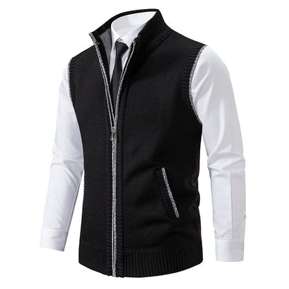 Premium men's wool blend vest, full-zip design. Showcases a distinctive plaid lining.