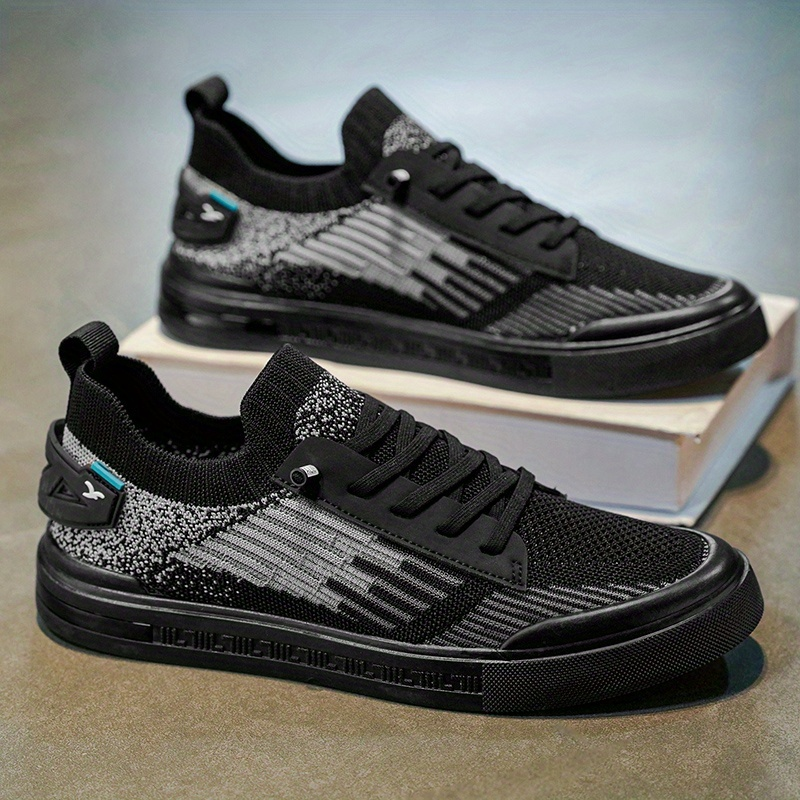 Flexible Zephyr men's lightweight walking sneakers, ensuring comfort for daily casual activities.