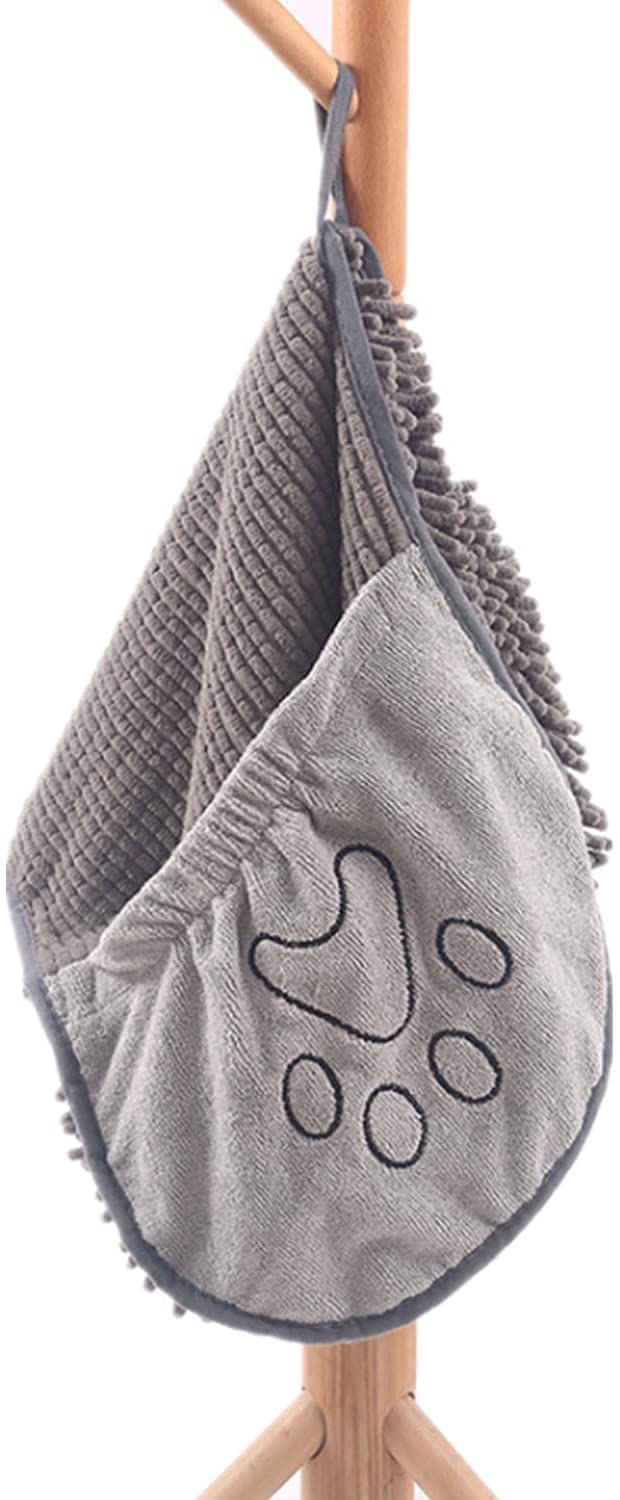Pet accessory: quick-drying, super absorbent microfiber towel for dog grooming.