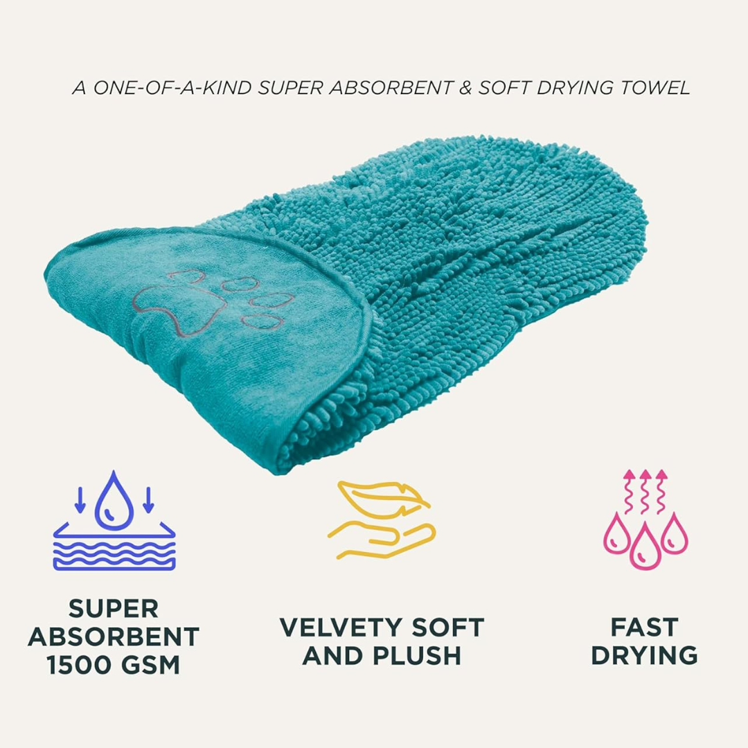 Pet grooming towel: super absorbent microfiber for quickly drying your dog.