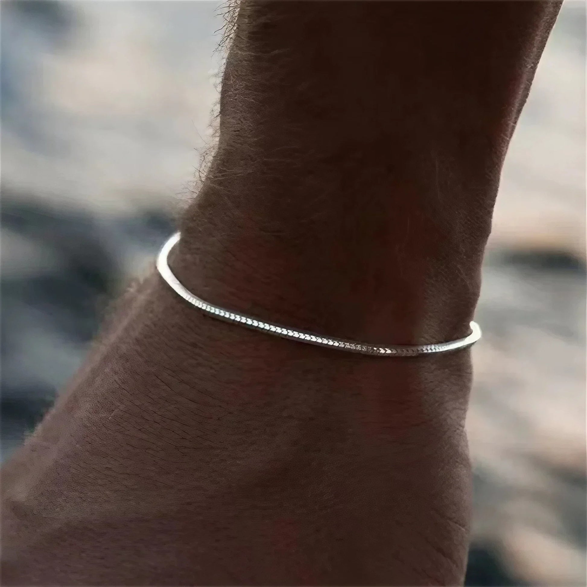 Durable stainless steel chain bracelet, a sleek and modern accessory for unisex minimalist style.