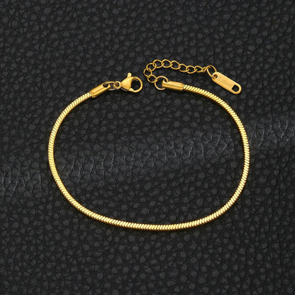 Elegant unisex minimalist stainless steel chain bracelet, an ideal gift for men or women's everyday wear.