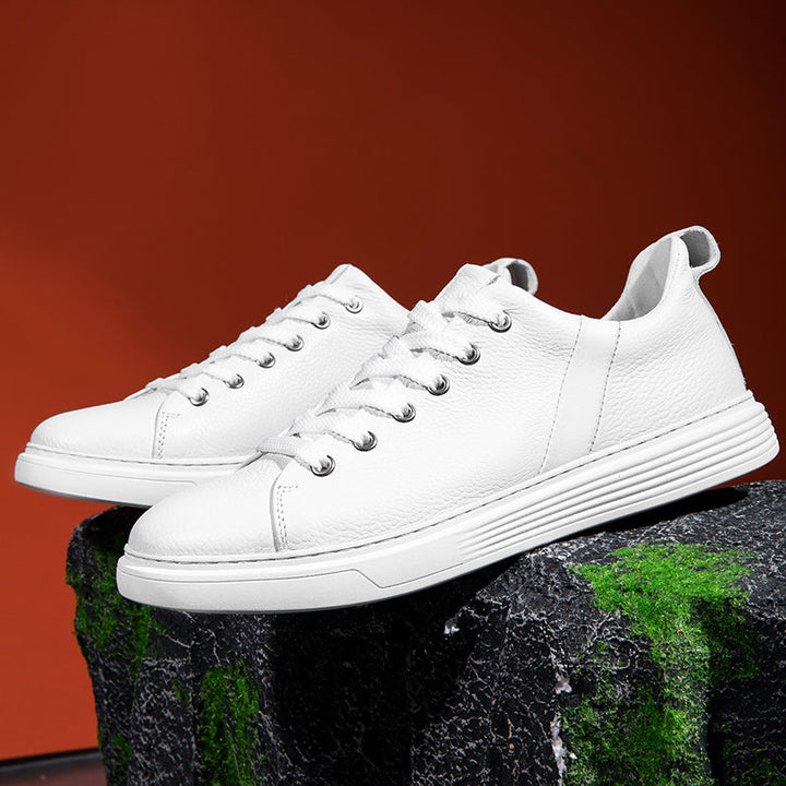 Versatile men's comfort shoes, modern aesthetic. Stylish, premium, and cushioned casual sneakers.