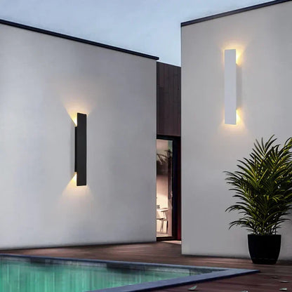 Weatherproof aluminum garden wall lamp with energy-efficient warm white LED. Ideal for modern outdoor home decor.