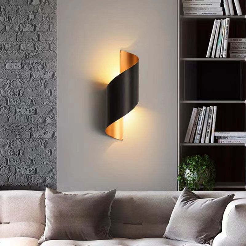 Elegant spiral LED accent light, perfect for modern indoor/outdoor spaces.