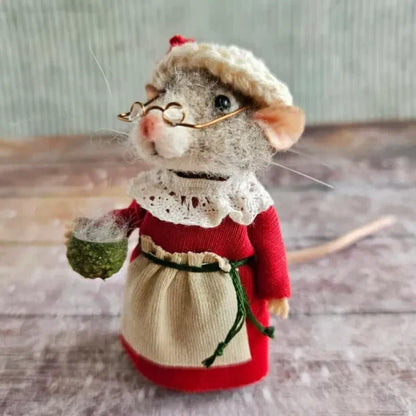 Needle felted mouse DIY craft kit with premium wool felt, needles & accessories. Create your own felt animal.
