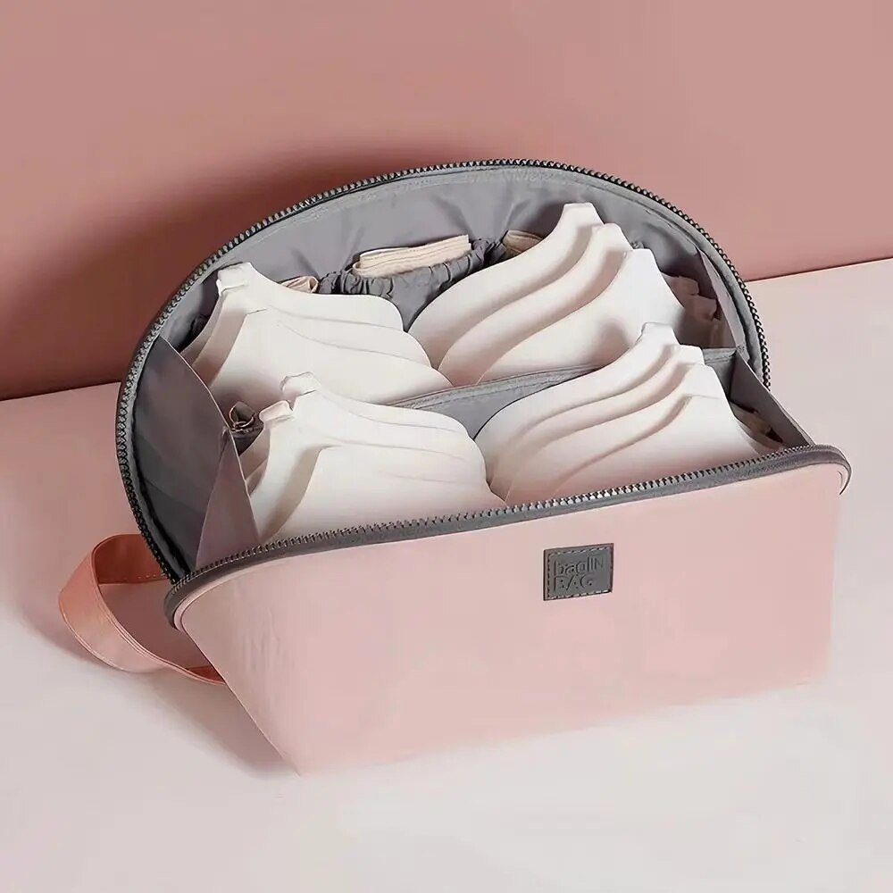 Durable travel toiletry bag for men & women. A compact packing cube & wash bag for all your travel accessories.