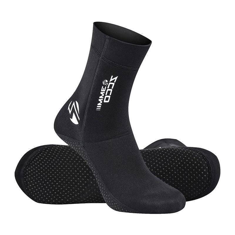 Pair of black neoprene diving water socks with anti-slip soles, ideal for water sports and foot protection.