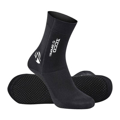 Pair of black neoprene diving water socks with anti-slip soles, ideal for water sports and foot protection.