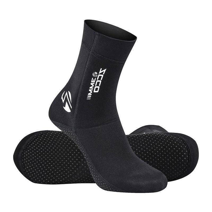 Pair of black neoprene diving water socks with anti-slip soles, ideal for water sports and foot protection.