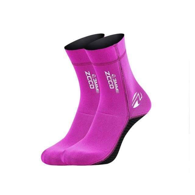 Unisex neoprene water socks, flexible and durable, designed for comfortable foot protection during diving and water activities.