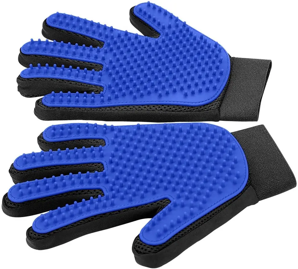 Pet grooming glove for gentle hair removal, suitable for dogs & cats. Keeps pets well-groomed & shedding reduced.