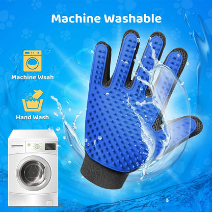 Gentle pet hair remover glove for cats and dogs. Provides a relaxing massage while effectively capturing loose fur.