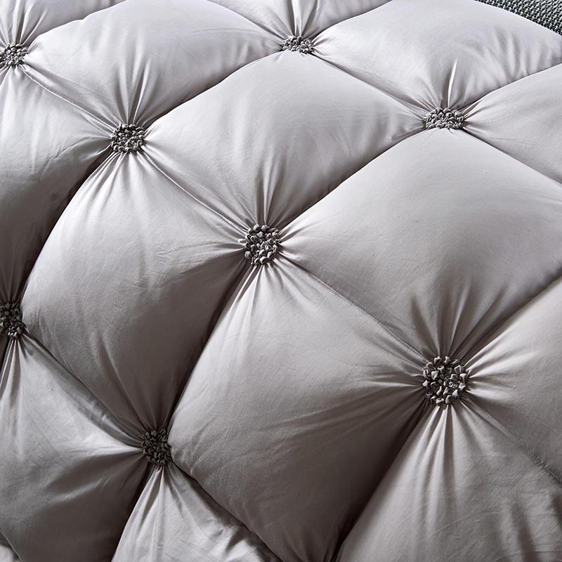 Experience superior warmth & comfort with this PlumeLux goose down duvet for luxurious sleep.