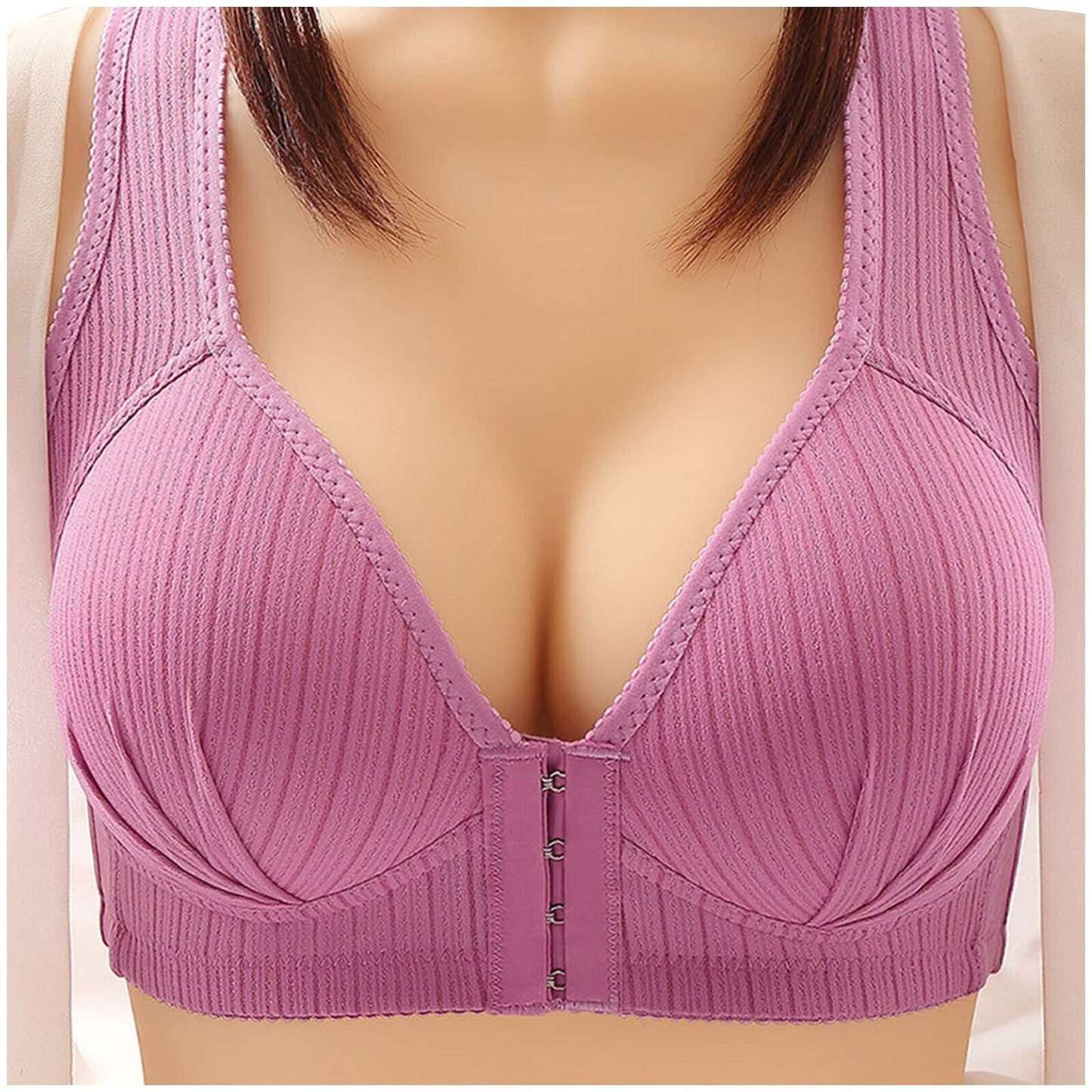 Women's full-figure front-closure push-up bra, designed for easy wear and excellent support. Plus-size lingerie.