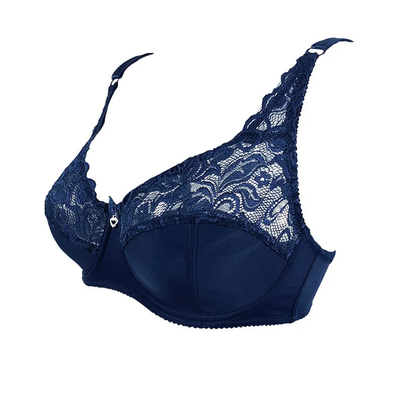 Essential plus-size push-up bra with beautiful lace, offering incredible lift & comfort for daily wear.