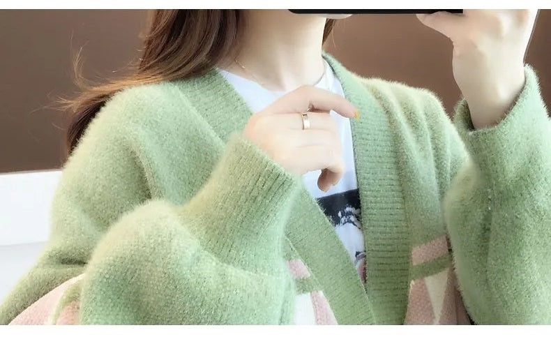 Winter ready plus size sweater for women, cozy & warm, oversized for ultimate comfort and style.