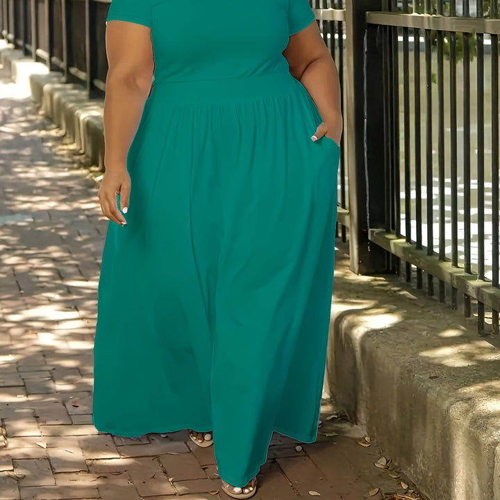 Casual and elegant plus size short sleeve maxi dress, flowy, perfect for women's summer.