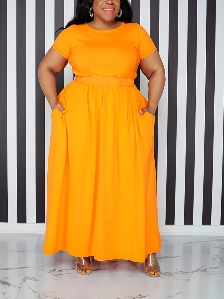 Elegant plus size flowy maxi dress, short sleeve, perfect for women's summer parties.