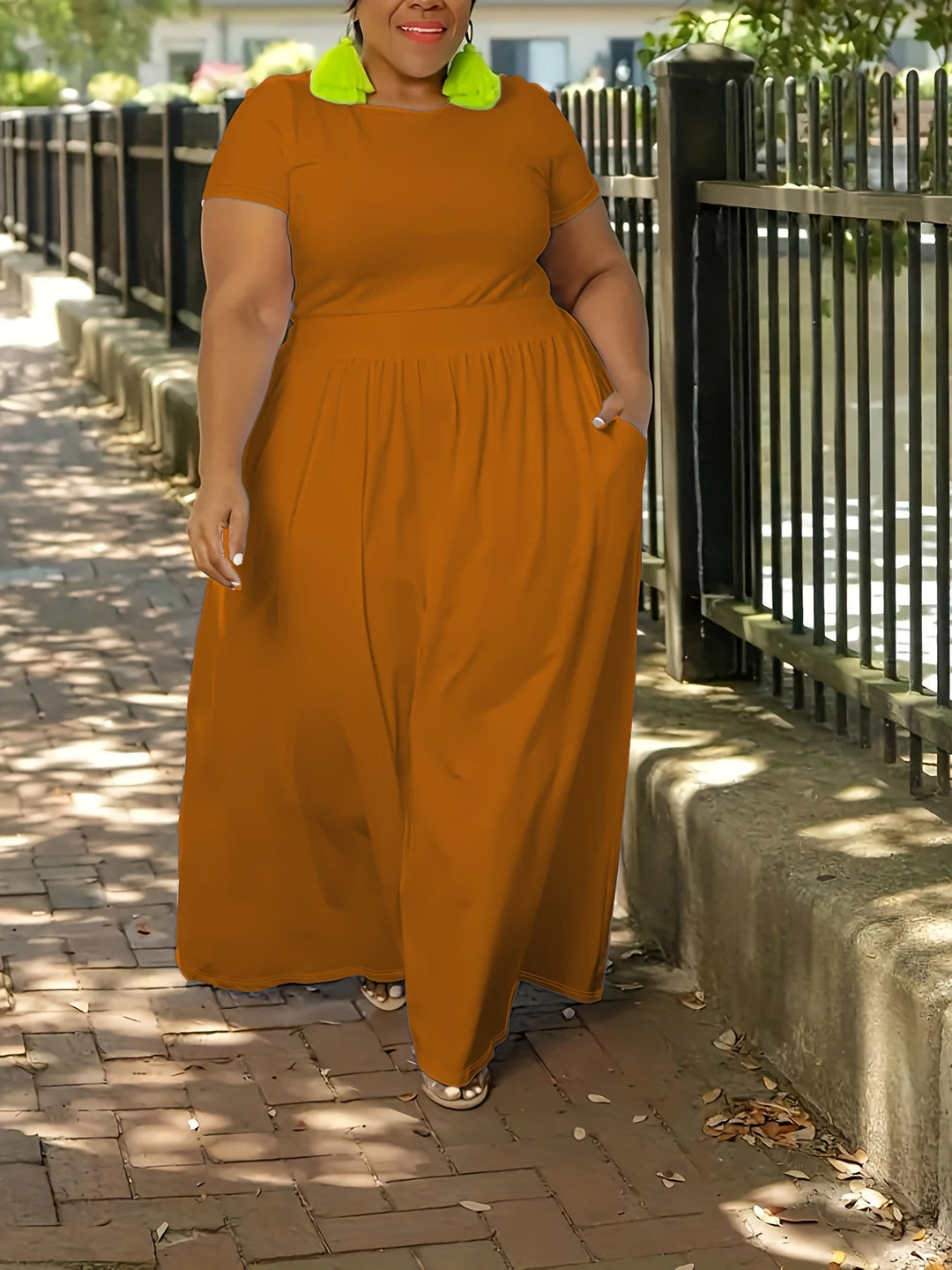 Women's plus size short sleeve maxi dress, flowy and comfortable for everyday fashion.