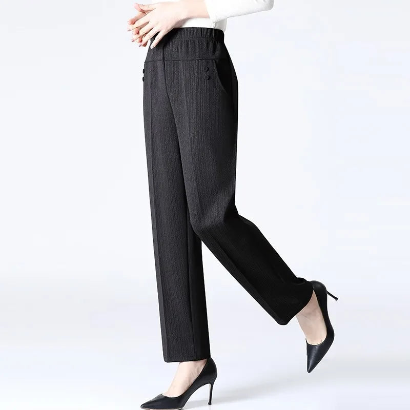 Curvy fit plus size women's warm fleece trousers, featuring a flexible waist for ultimate comfort.