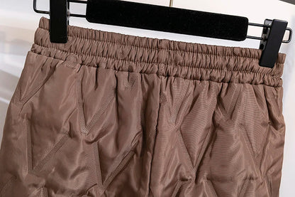Sporty women's thermal joggers, plus size design for cold weather casual comfort.