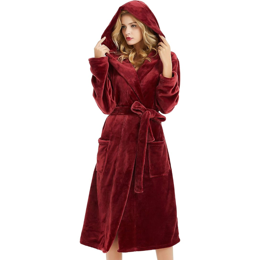 Ultra-soft hooded fleece robe for women, perfect for cozy evenings and relaxation.