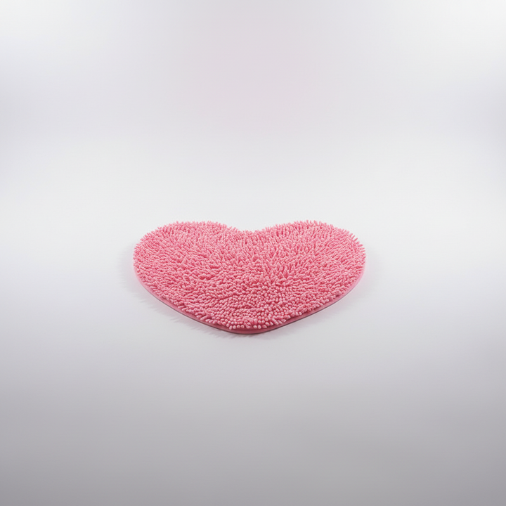 Soft chenille plush heart bath mat. Absorbent microfiber, non-slip. Ideal for cozy women's bathroom decor.