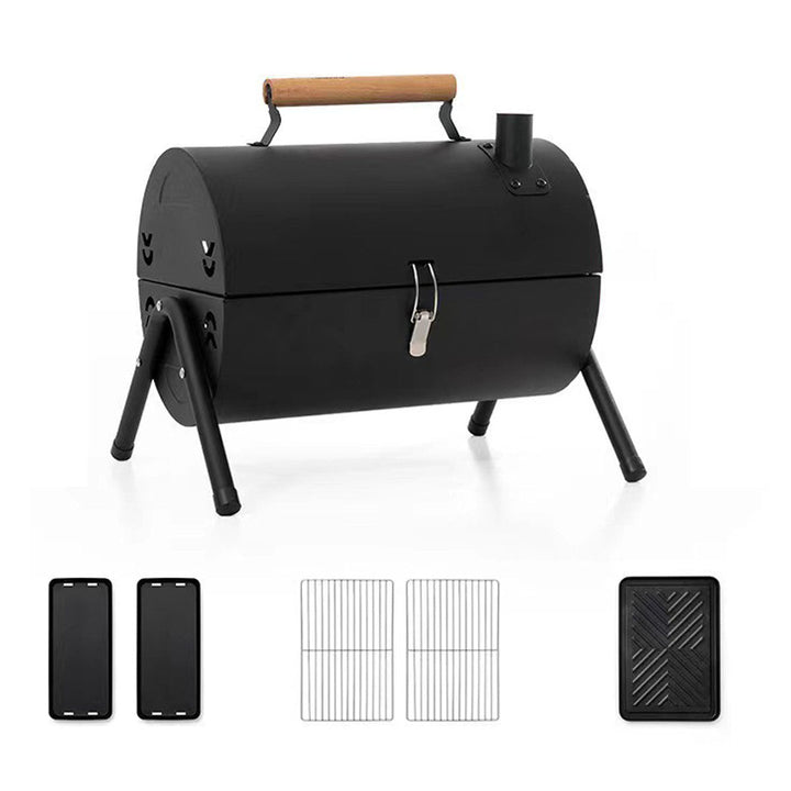 Camping oven charcoal grill, ideal for baking and grilling outdoors, very portable.