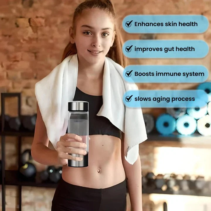 Athlete with portable hydrogen water bottle for peak performance & healthy hydration.