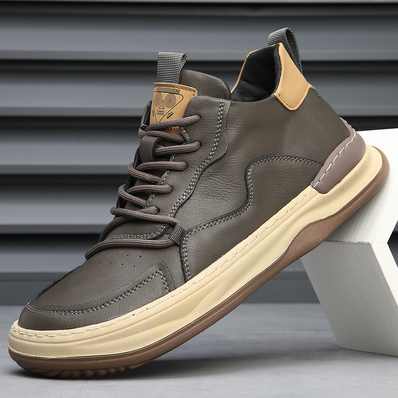 Supportive men's sneakers, designed for comfortable walking & casual wear.