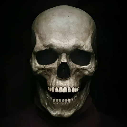 Realistic movable jaw skull mask, perfect for spooky Halloween costume & cosplay fun.