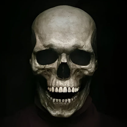 Latex horror costume skull mask with a movable jaw, bringing spooky realism to your Halloween party.