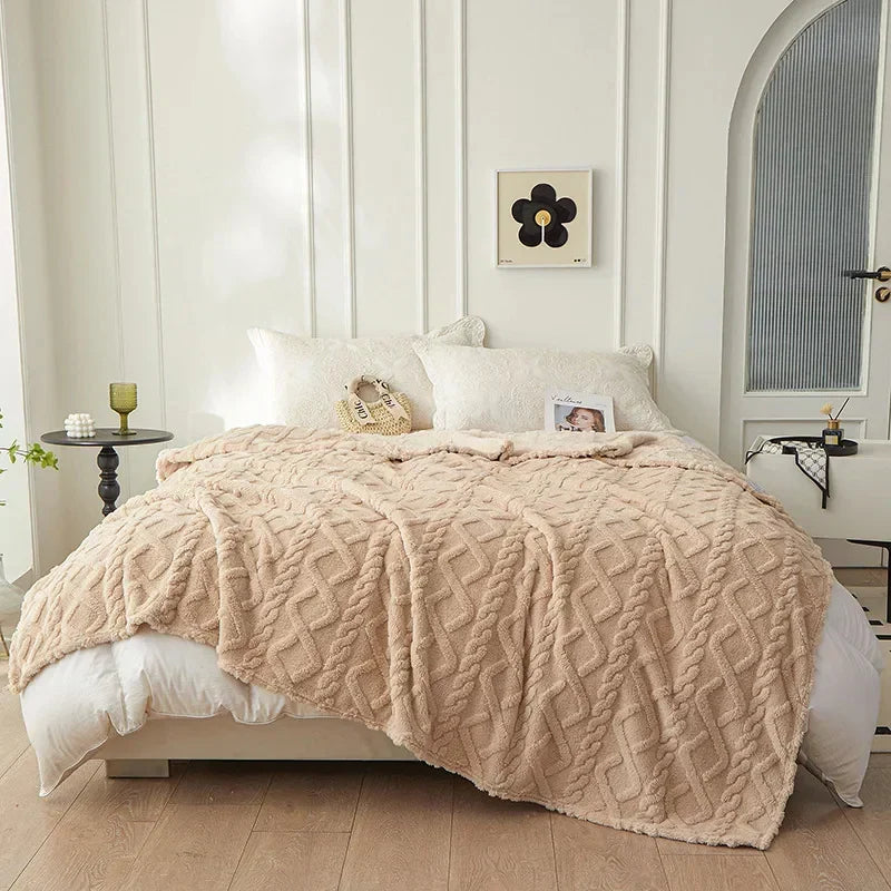 Cozy lambswool blanket, a thick reversible throw for winter comfort. Ultra-soft and insulating bed decor.