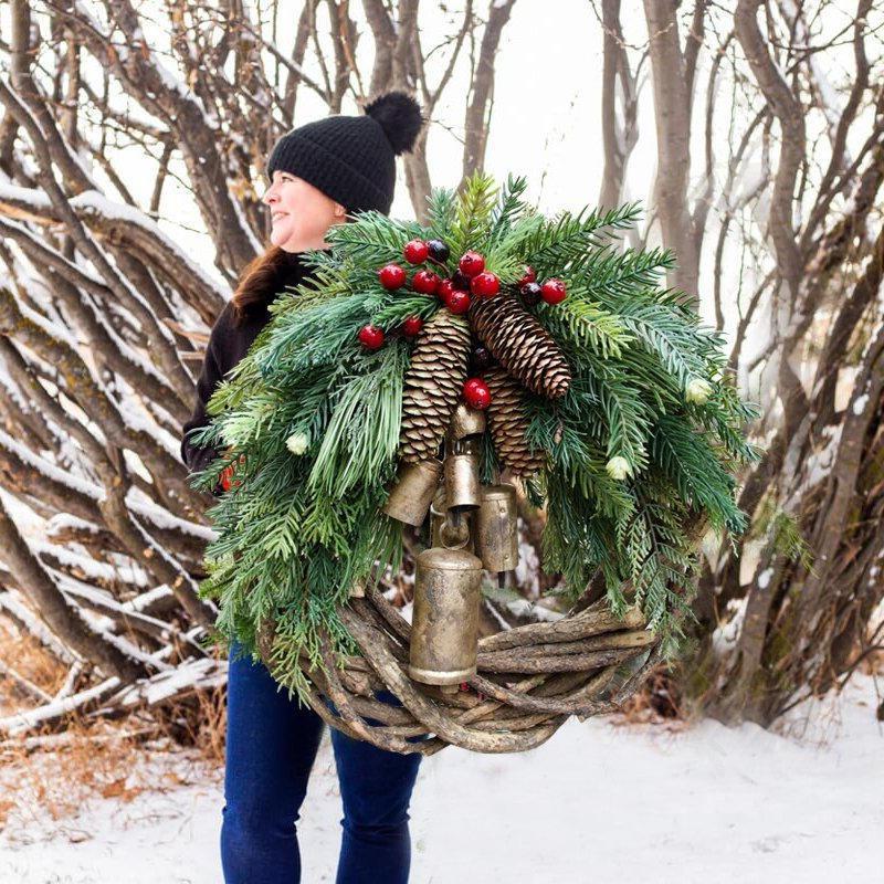 Rustic farmhouse Christmas wreath for front door. Perfect holiday decor with festive winter vibes.