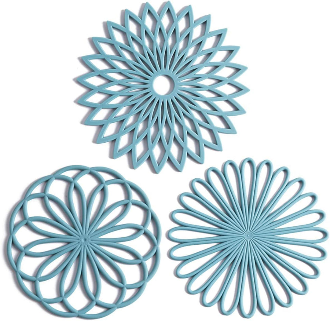 Versatile silicone coasters (3), perfect heat resistant pads for any surface.