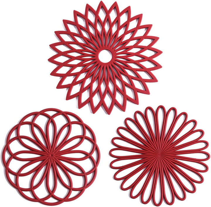 Heat resistant silicone coaster set (3), ideal for table & kitchen use.