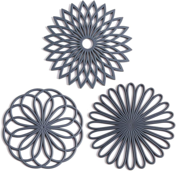 Essential kitchen accessory: 3 silicone trivets, heat resistant & protective.