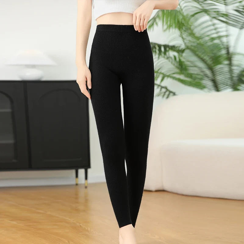 Fashionable women's everyday leggings, super soft and stretchy for ultimate comfort and versatile style.