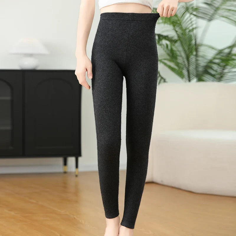 Casual women's leggings for everyday comfort, featuring a soft feel and versatile stretch for any activity.