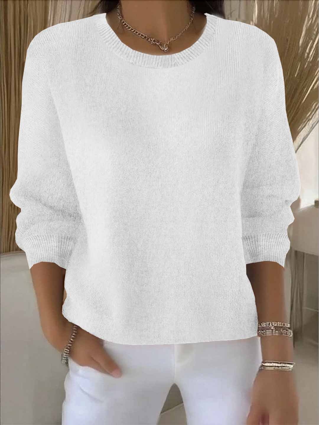 Chic versatile women's sweater, ideal for casual everyday wear.