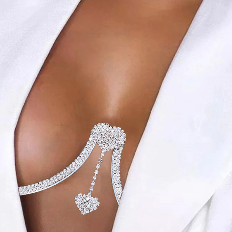 Elegant adjustable rhinestone chest pendant necklace for women. A perfect sparkling jewelry accessory.