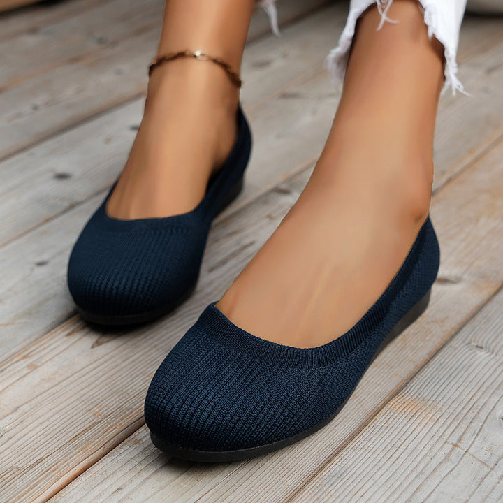 Comfortable women's orthopedic flats, classic ballerinas designed for daily wear & support.