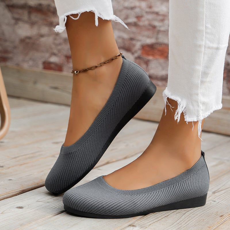 Easy slip-on women's orthopedic flats, stylish ballerinas for effortless everyday comfort.