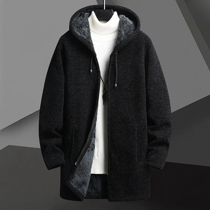 Casual men's hooded overcoat for autumn layering, offering modern style & comfort.